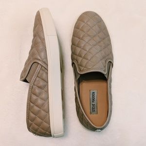 Steve Madden women's slip-on shoes! Size 10
